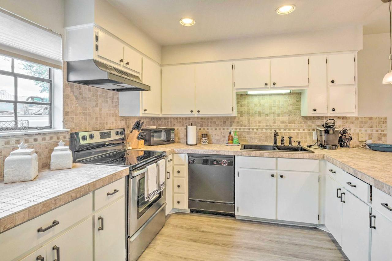 Horseshoe Bay Townhome With Patio And Outdoor Pool! Екстер'єр фото